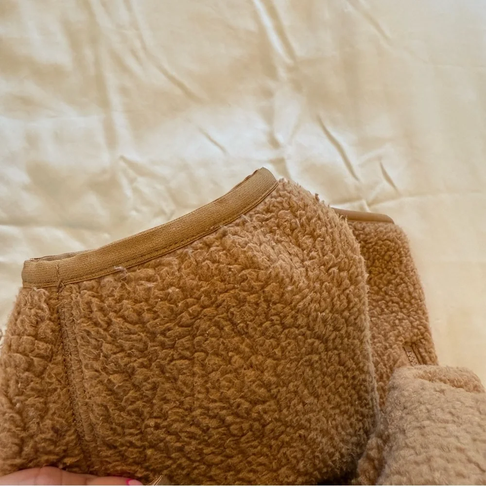 Aritzia Tna Polartec® Thermal Pro™ 1/2 Zip Hi-hip Sweater, L - Picture 6 of 7